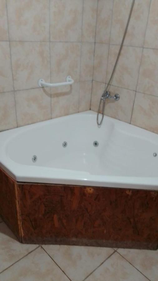 Bardas Del Limay Dormi-Con Hidromasaje - Totalmente Equipado Plottier Dış mekan fotoğraf